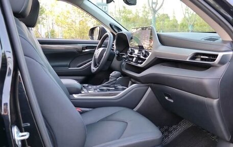 Toyota Highlander, 2022 год, 3 440 000 рублей, 21 фотография