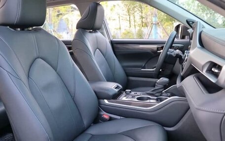 Toyota Highlander, 2022 год, 3 440 000 рублей, 20 фотография