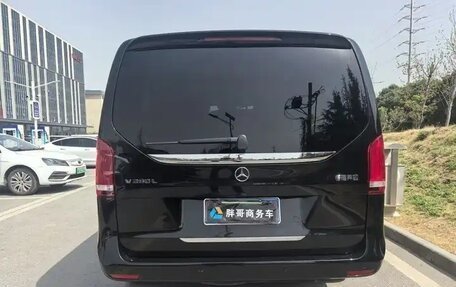 Mercedes-Benz V-Класс, 2021 год, 4 900 000 рублей, 6 фотография