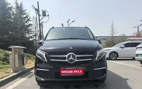 Mercedes-Benz V-Класс, 2021 год, 4 900 000 рублей, 3 фотография