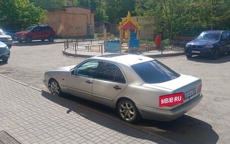Mercedes-Benz E-Класс, 1998 год, 275 000 рублей, 7 фотография