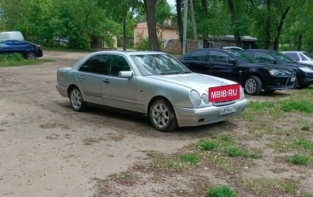 Mercedes-Benz E-Класс, 1998 год, 275 000 рублей, 6 фотография