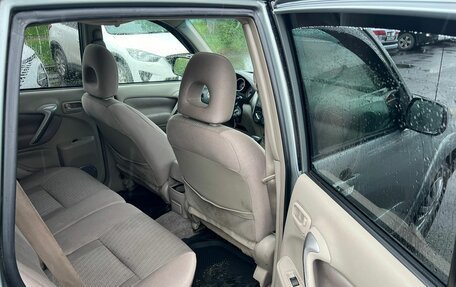 Toyota RAV4, 2004 год, 1 079 000 рублей, 13 фотография