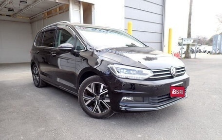 Volkswagen Touran III, 2021 год, 1 250 035 рублей, 1 фотография