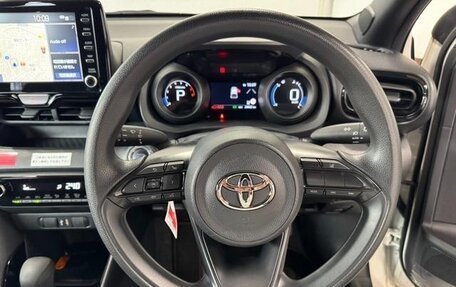 Toyota Yaris, 2021 год, 695 000 рублей, 7 фотография