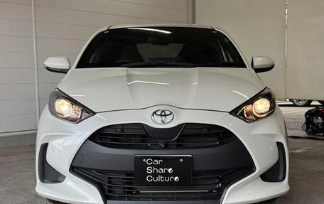 Toyota Yaris, 2021 год, 695 000 рублей, 2 фотография
