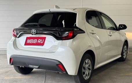 Toyota Yaris, 2021 год, 695 000 рублей, 4 фотография
