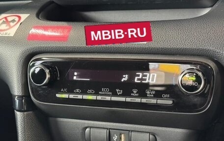 Toyota Yaris, 2021 год, 695 000 рублей, 18 фотография