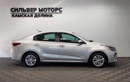 KIA Rio IV, 2017 год, 850 000 рублей, 4 фотография