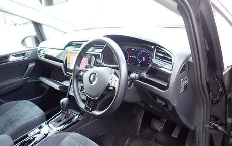Volkswagen Touran III, 2021 год, 1 250 035 рублей, 7 фотография