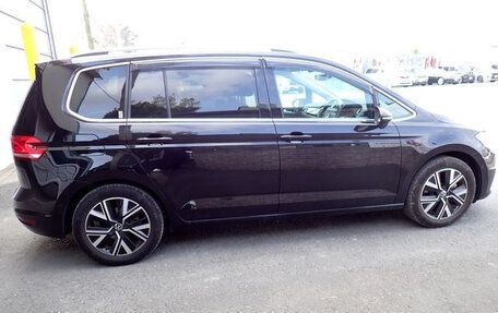 Volkswagen Touran III, 2021 год, 1 250 035 рублей, 6 фотография