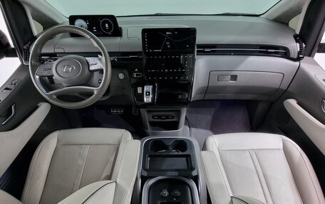 Hyundai Staria, 2022 год, 3 180 000 рублей, 16 фотография