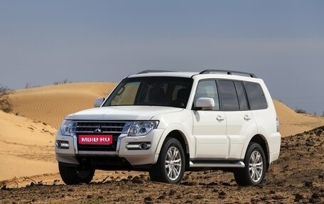 Mitsubishi Pajero IV, 2015 год, 3 590 000 рублей, 1 фотография