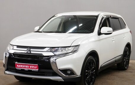 Mitsubishi Outlander III рестайлинг 3, 2018 год, 2 068 000 рублей, 1 фотография