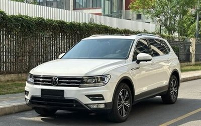 Volkswagen Tiguan II, 2021 год, 2 250 000 рублей, 1 фотография