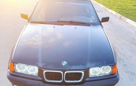 BMW 3 серия, 1993 год, 250 000 рублей, 2 фотография