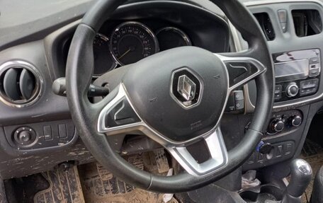 Renault Logan II, 2019 год, 260 000 рублей, 12 фотография