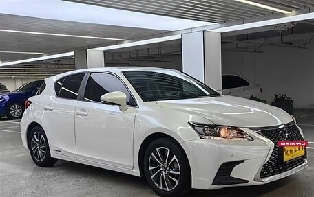 Lexus CT I рестайлинг, 2021 год, 2 000 000 рублей, 3 фотография