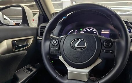Lexus CT I рестайлинг, 2021 год, 2 000 000 рублей, 13 фотография