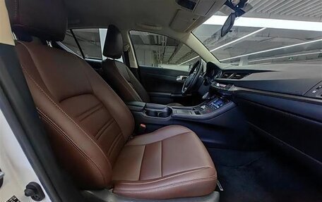 Lexus CT I рестайлинг, 2021 год, 2 000 000 рублей, 14 фотография