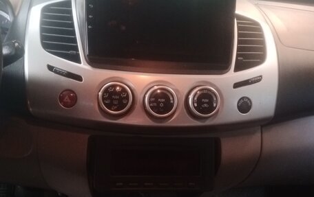 Mitsubishi L200 IV рестайлинг, 2011 год, 1 550 000 рублей, 4 фотография