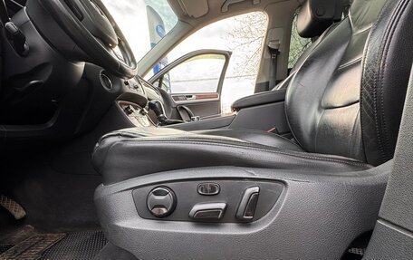 Volkswagen Touareg III, 2011 год, 1 499 000 рублей, 11 фотография