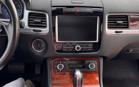 Volkswagen Touareg III, 2011 год, 1 499 000 рублей, 17 фотография