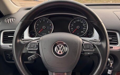 Volkswagen Touareg III, 2011 год, 1 499 000 рублей, 18 фотография