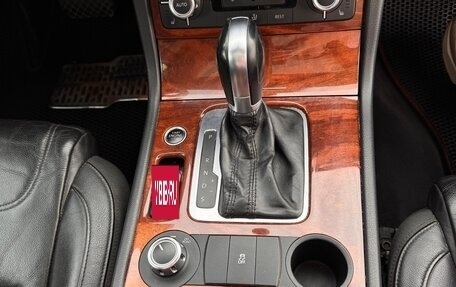 Volkswagen Touareg III, 2011 год, 1 499 000 рублей, 25 фотография