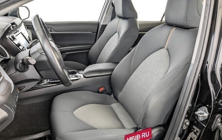 Toyota Camry, 2018 год, 2 480 000 рублей, 20 фотография