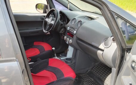 Mitsubishi Colt VI рестайлинг, 2005 год, 300 000 рублей, 8 фотография