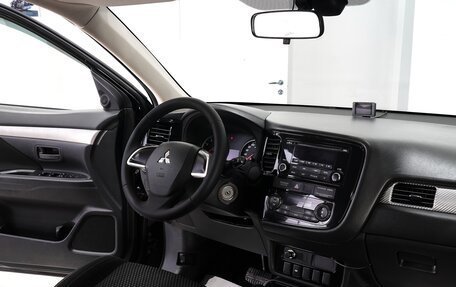 Mitsubishi Outlander III рестайлинг 3, 2018 год, 2 199 000 рублей, 9 фотография