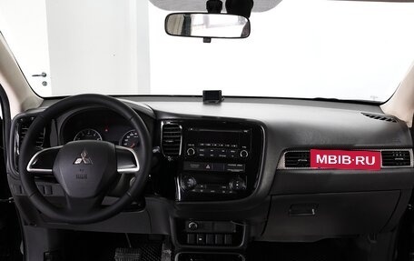 Mitsubishi Outlander III рестайлинг 3, 2018 год, 2 199 000 рублей, 7 фотография