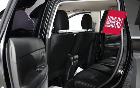 Mitsubishi Outlander III рестайлинг 3, 2018 год, 2 199 000 рублей, 13 фотография