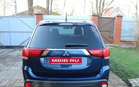 Mitsubishi Outlander III рестайлинг 3, 2015 год, 1 750 000 рублей, 5 фотография