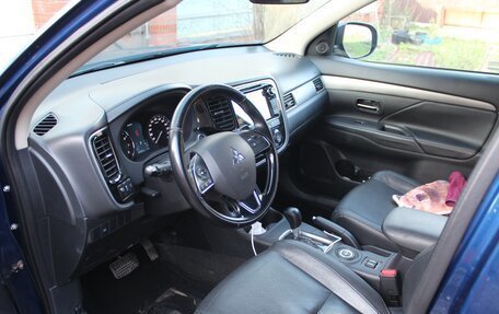 Mitsubishi Outlander III рестайлинг 3, 2015 год, 1 750 000 рублей, 12 фотография