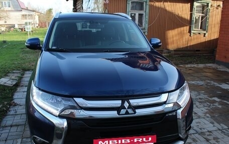 Mitsubishi Outlander III рестайлинг 3, 2015 год, 1 750 000 рублей, 9 фотография