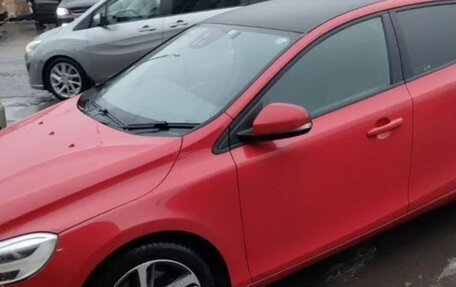 Volvo V40 II рестайлинг, 2017 год, 1 950 000 рублей, 2 фотография
