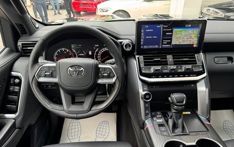 Toyota Land Cruiser, 2025 год, 12 450 000 рублей, 26 фотография