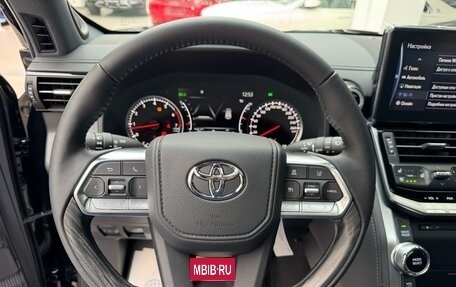 Toyota Land Cruiser, 2025 год, 12 450 000 рублей, 32 фотография