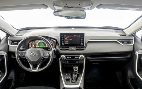 Toyota RAV4, 2021 год, 3 300 000 рублей, 14 фотография