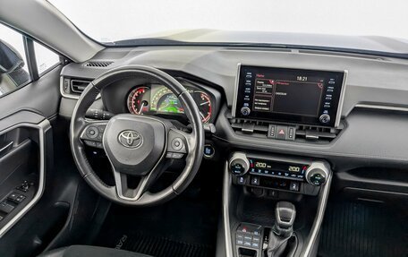 Toyota RAV4, 2021 год, 3 300 000 рублей, 30 фотография