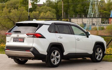 Toyota RAV4, 2021 год, 3 430 000 рублей, 9 фотография