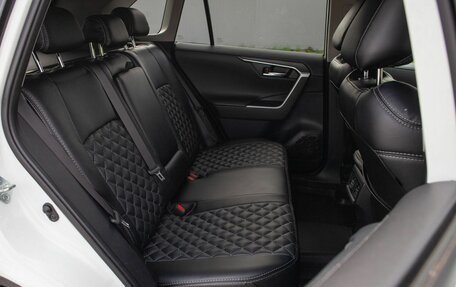 Toyota RAV4, 2021 год, 3 430 000 рублей, 33 фотография
