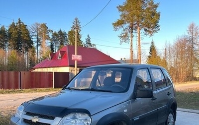 Chevrolet Niva I рестайлинг, 2011 год, 595 000 рублей, 1 фотография