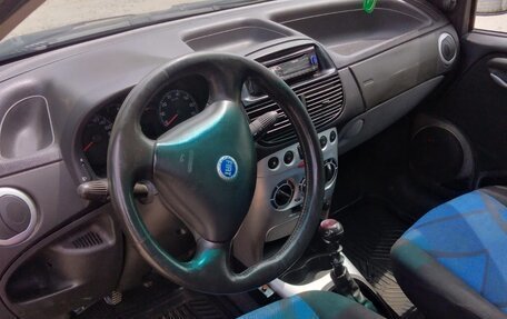Fiat Punto III Punto Evo рестайлинг, 2004 год, 260 000 рублей, 2 фотография