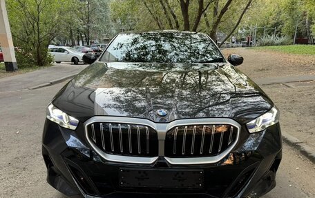 BMW 5 серия, 2023 год, 8 550 000 рублей, 2 фотография
