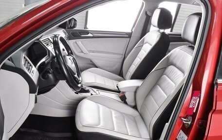 Volkswagen Tiguan II, 2018 год, 2 520 000 рублей, 10 фотография