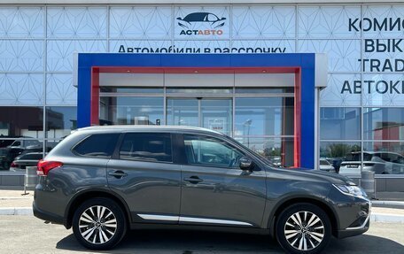 Mitsubishi Outlander III рестайлинг 3, 2019 год, 2 180 000 рублей, 7 фотография
