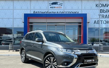 Mitsubishi Outlander III рестайлинг 3, 2019 год, 2 180 000 рублей, 3 фотография